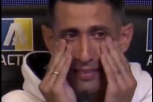 泪流满面❗37岁迪马利亚回归儿时母队罗萨里奥，发布会上泪流满面