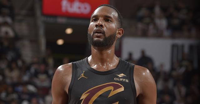 皇冠体育-骑士记者：莫布利夏天提升了投射技术 控球等方面也得到了加强